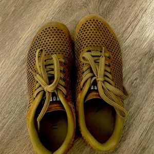 Women CrossFit shoes No Bull size 7